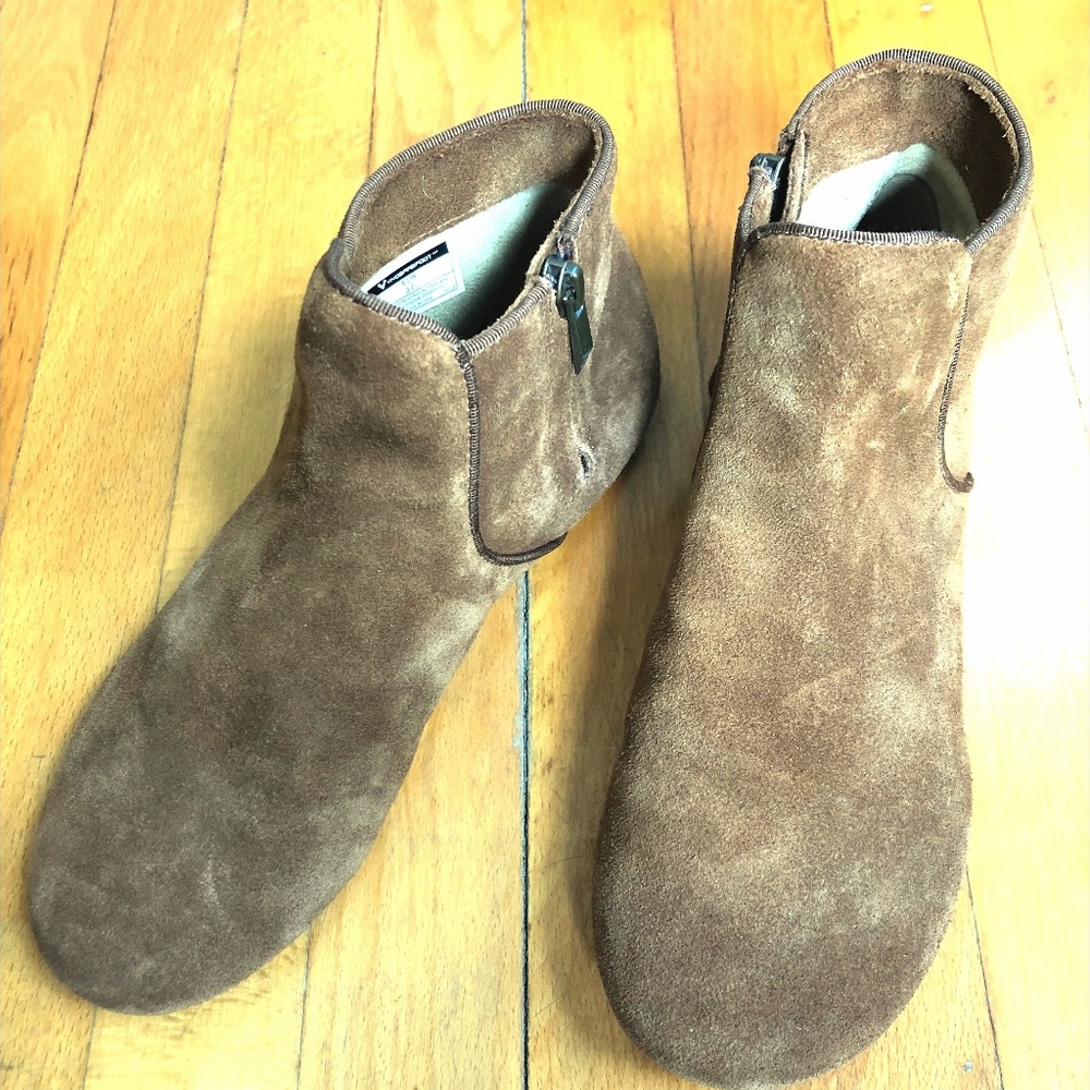 Vivobarefoot Gwen Slip On Ankle Boot, unworn
